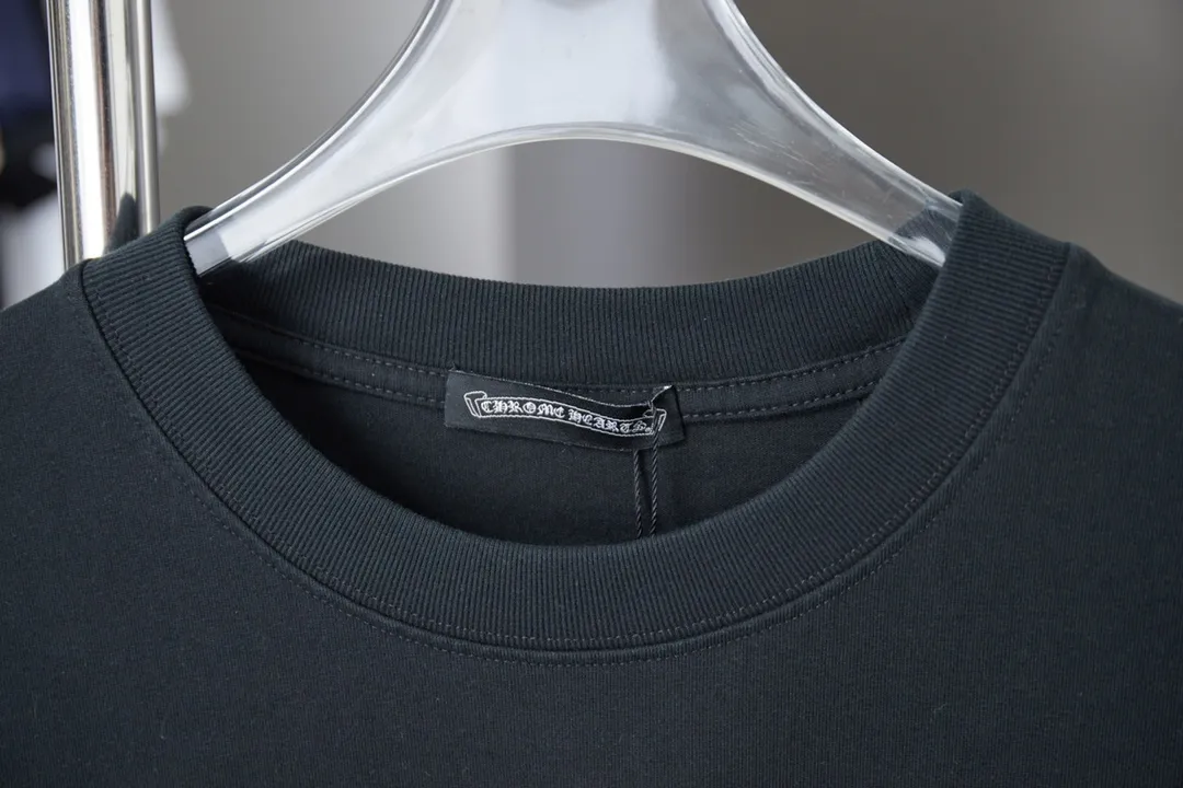 🅿️200 Ch*ome Hearte 25SS early spring new style embroidered heart cross short sleeves light luxury essential item for daily commuting for men and women correct version welcome to compare detailed features · 320g 100% pure cotton double yarn jersey fabric · Custom dyed in the same vat with special thickened 32 count double-ply 1X1 thread · Imported Tajima machine hollow embroidery embroidered CHRO heart pattern · Ready-to-wear general wash · Double-needle sewing and cross-seam technology · Original main mark, washed tag, brand moisture-proof paper packaging Color: black/white Size: S/M/L/XL